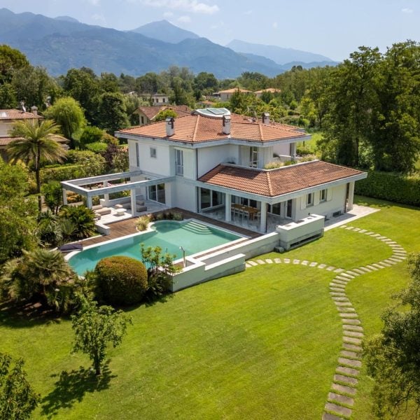 Magnificent Villa with Pool in Forte dei Marmi-0