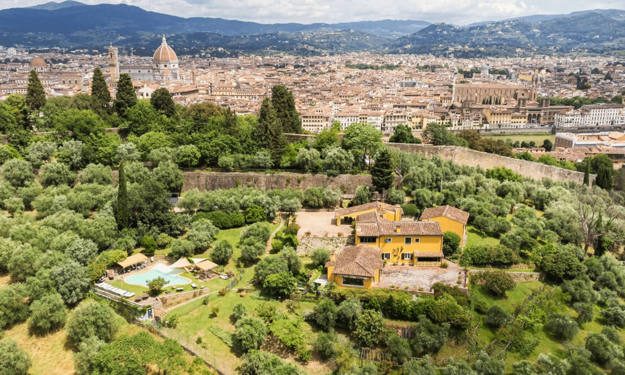 villa with pool in florence italy