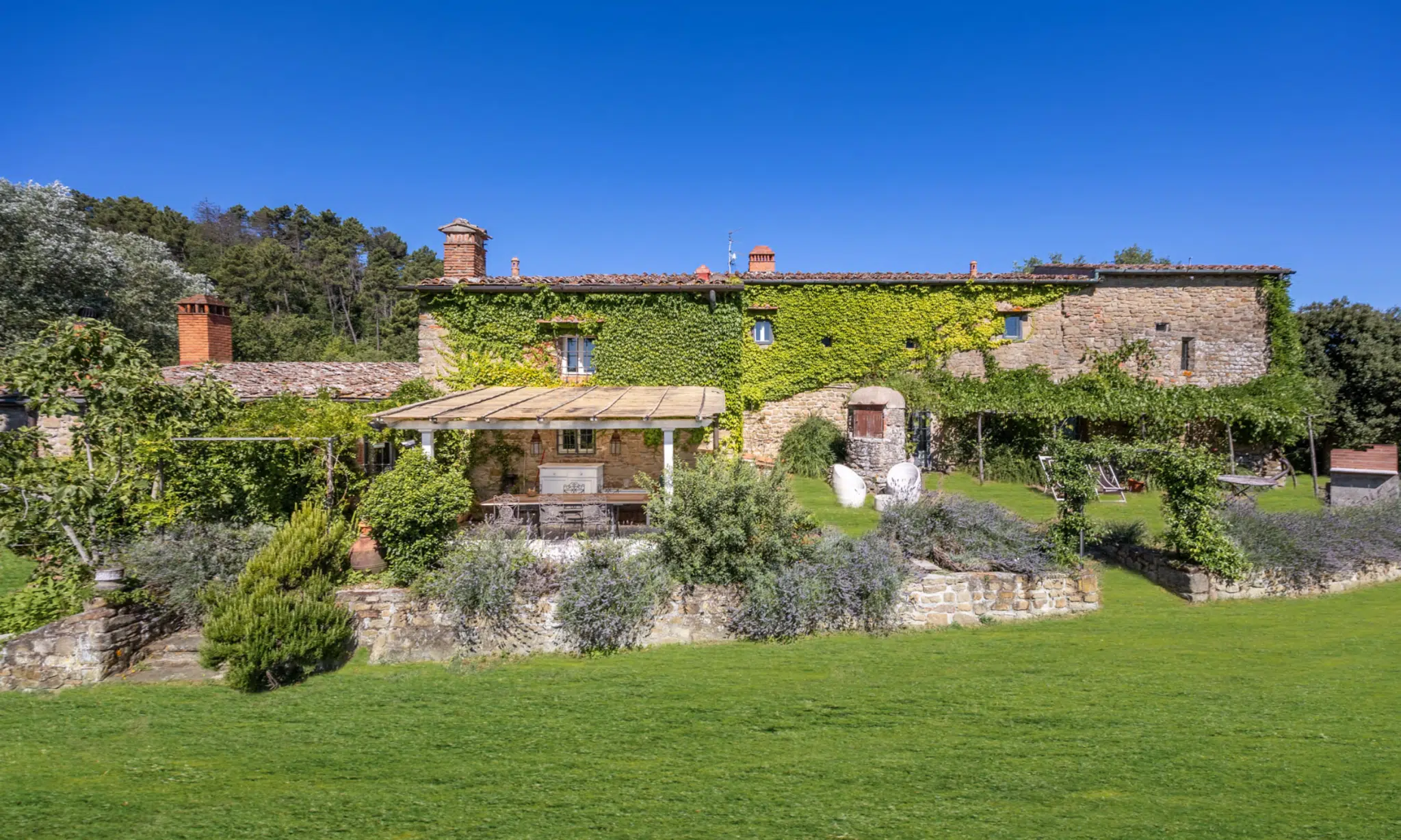 Villa Apartment with Private Garden, Florence Hills