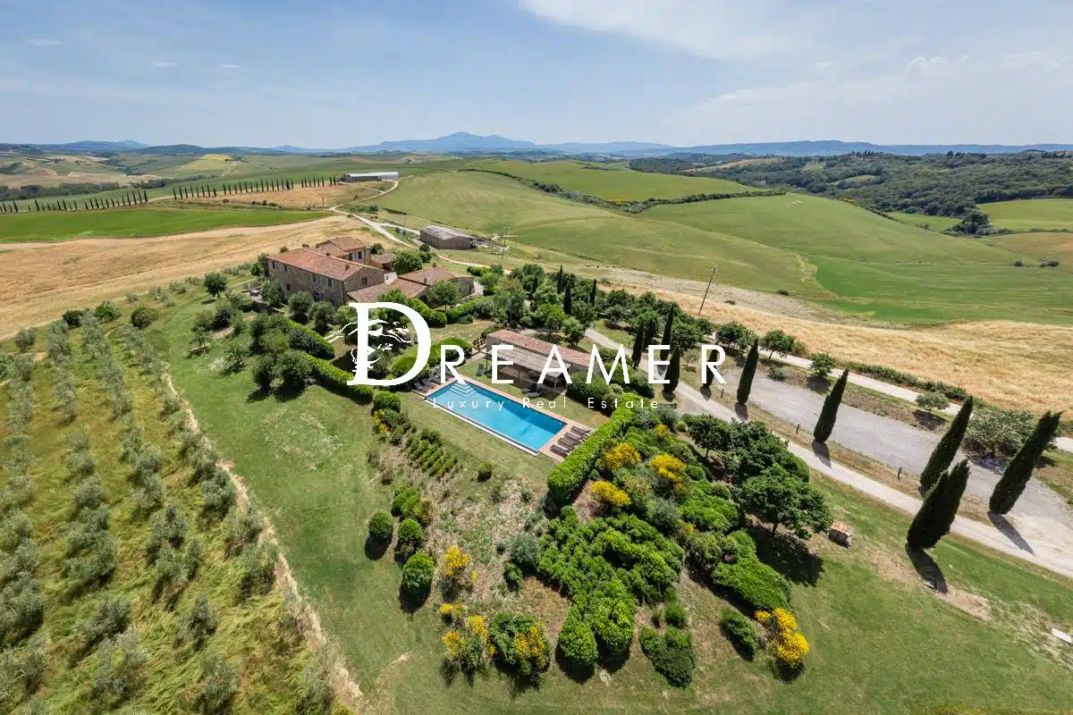 Stunning Villa with Pool Immersed in the Crete Senesi-1_326468