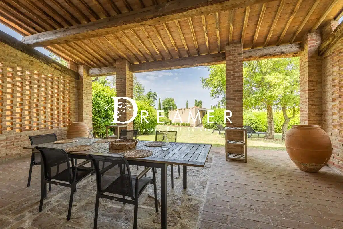 Stunning Villa with Pool Immersed in the Crete Senesi-6_326474