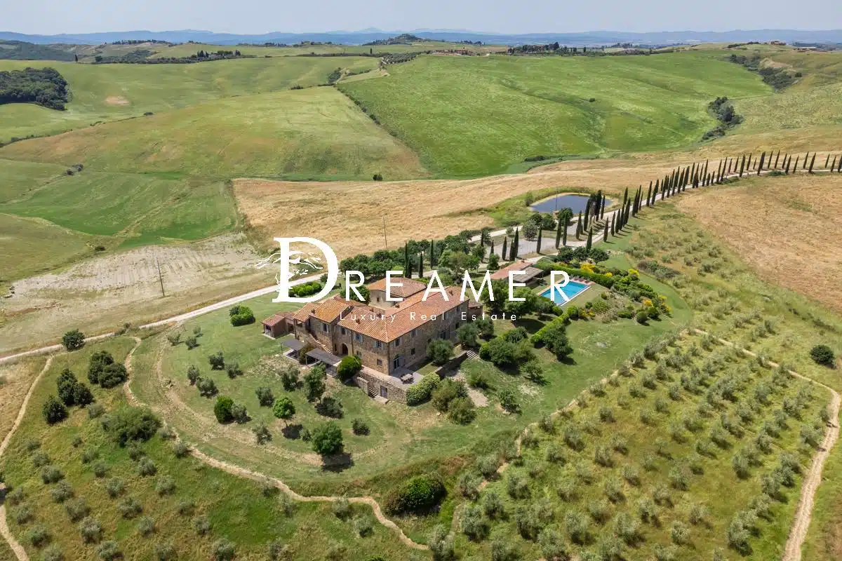 Stunning Villa with Pool Immersed in the Crete Senesi-9_326480
