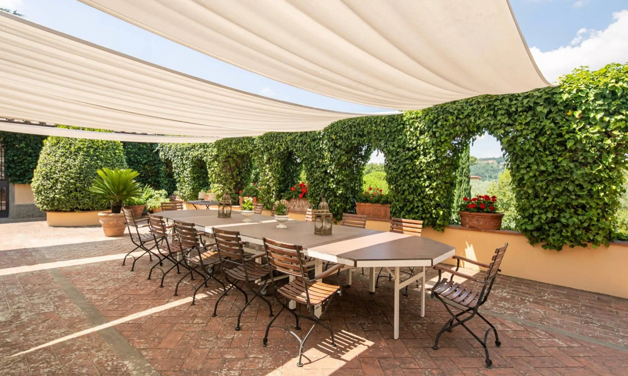 villas for sale in tuscany italy