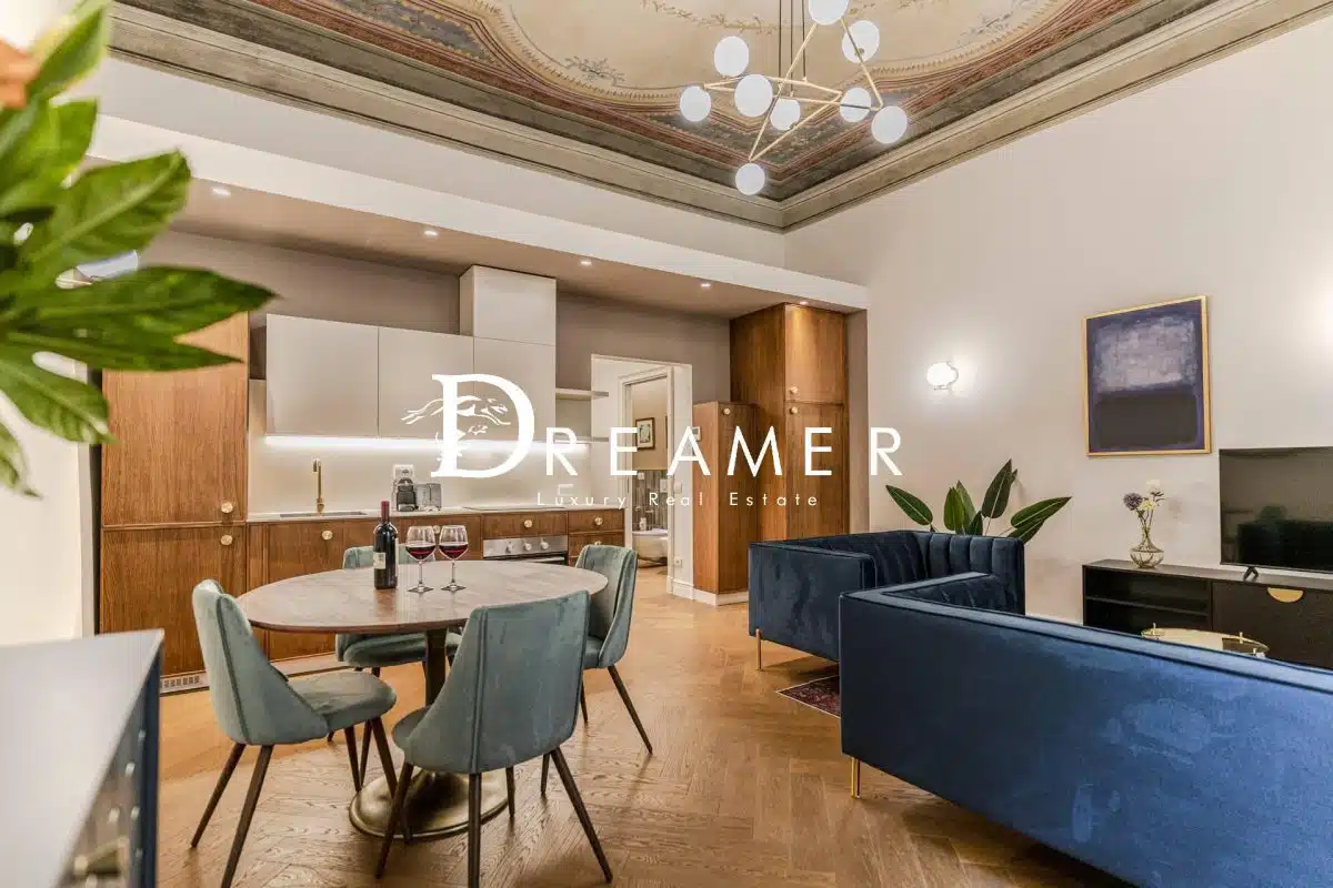 Elegant Apartment in the Center of Florence-3_320720