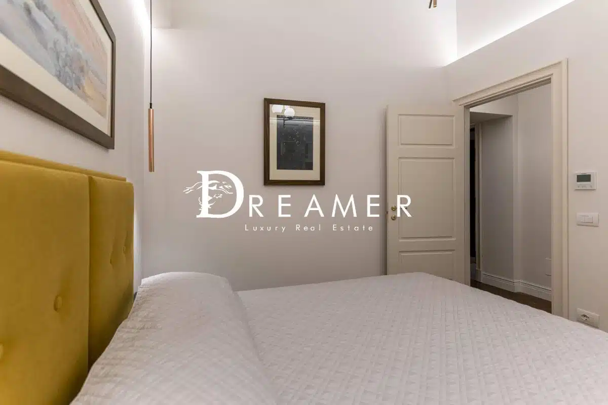 Elegant Apartment in the Center of Florence-18_320750