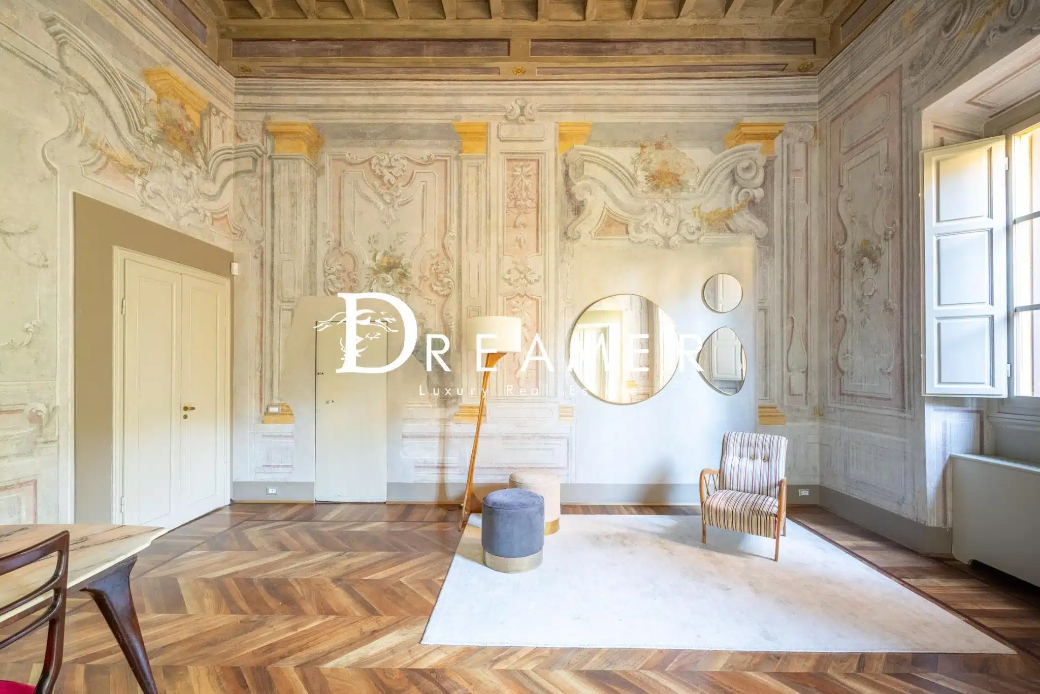 Frescoed Apartment in Florence-0_379126