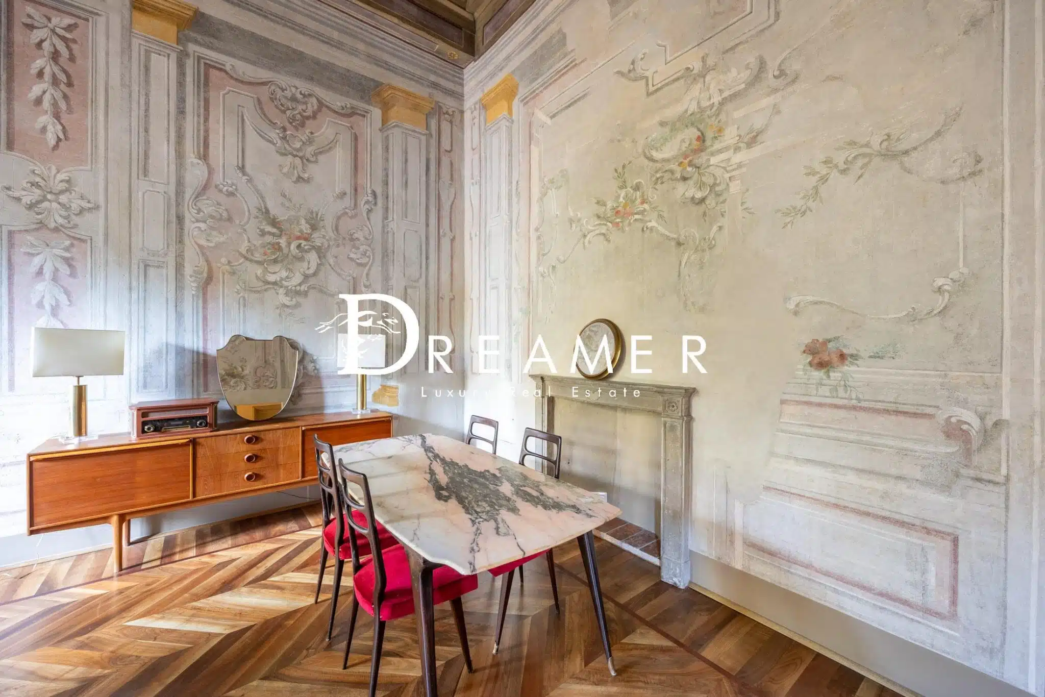 Frescoed Apartment in Florence-8_379118