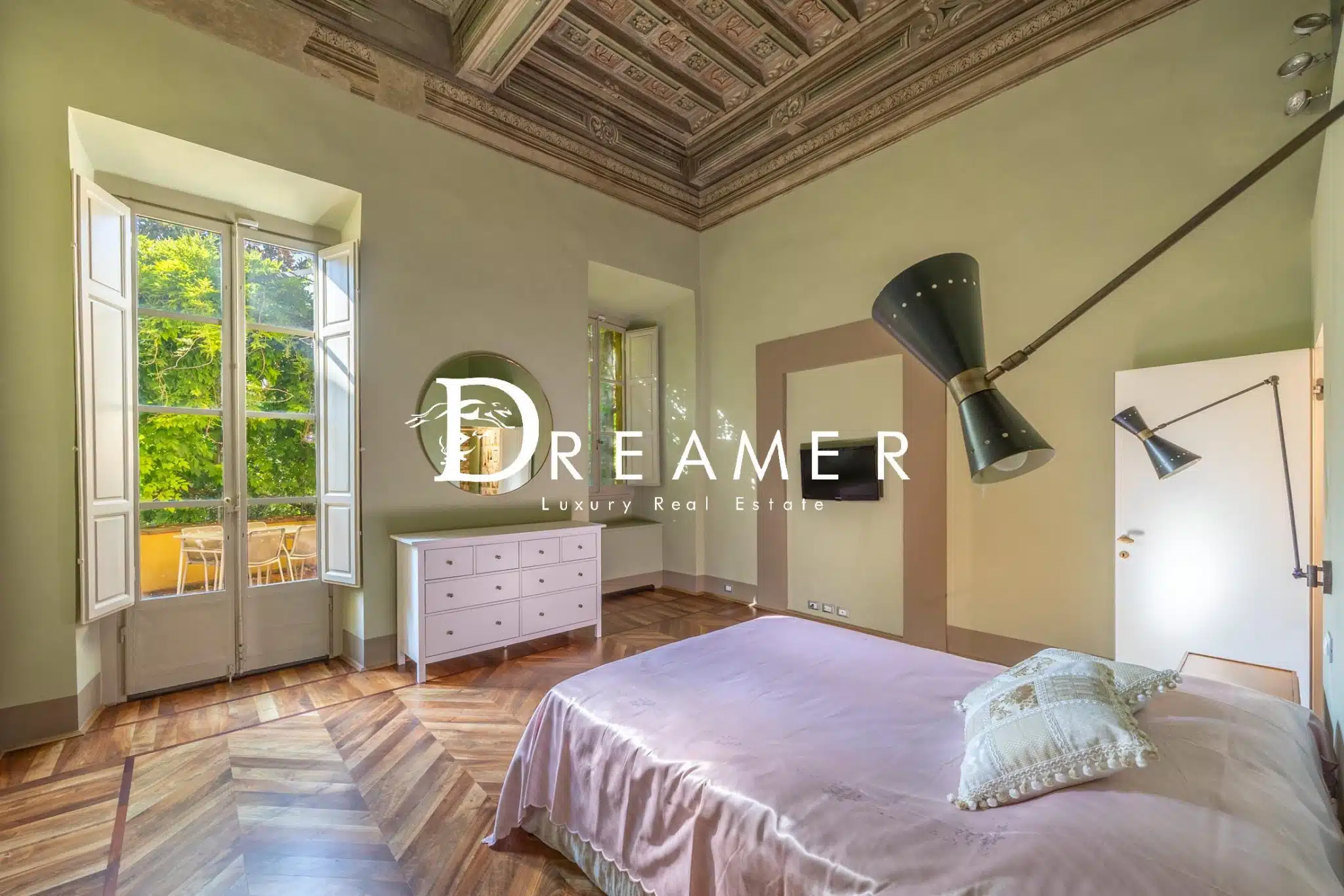 Frescoed Apartment in Florence-26_379156