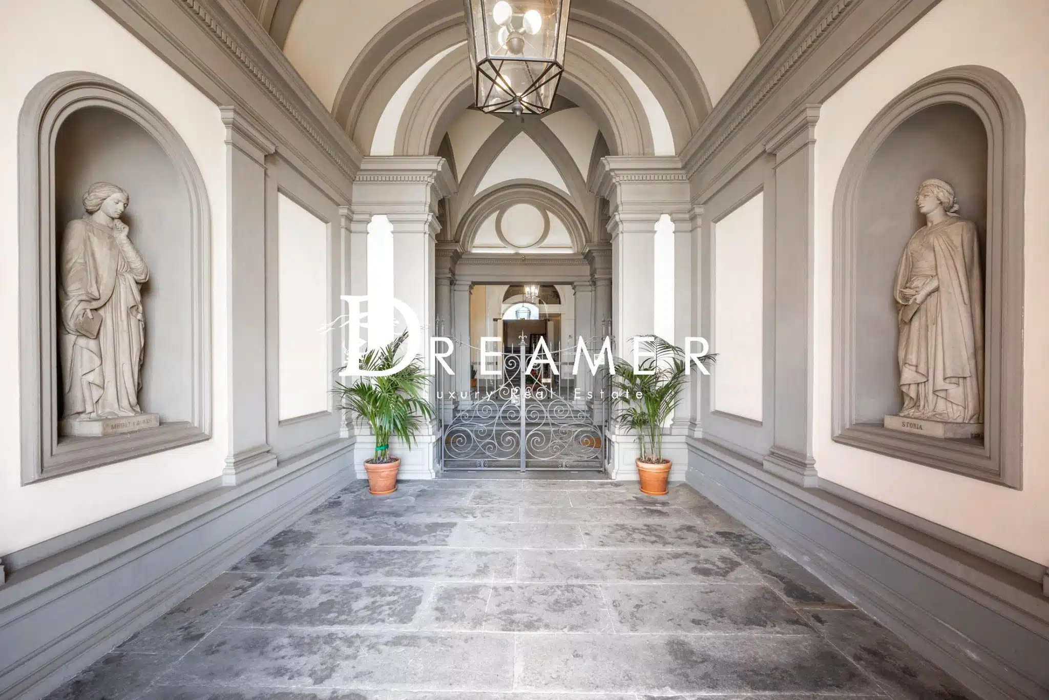 Splendid Apartment with Garage in Florence-17_385856