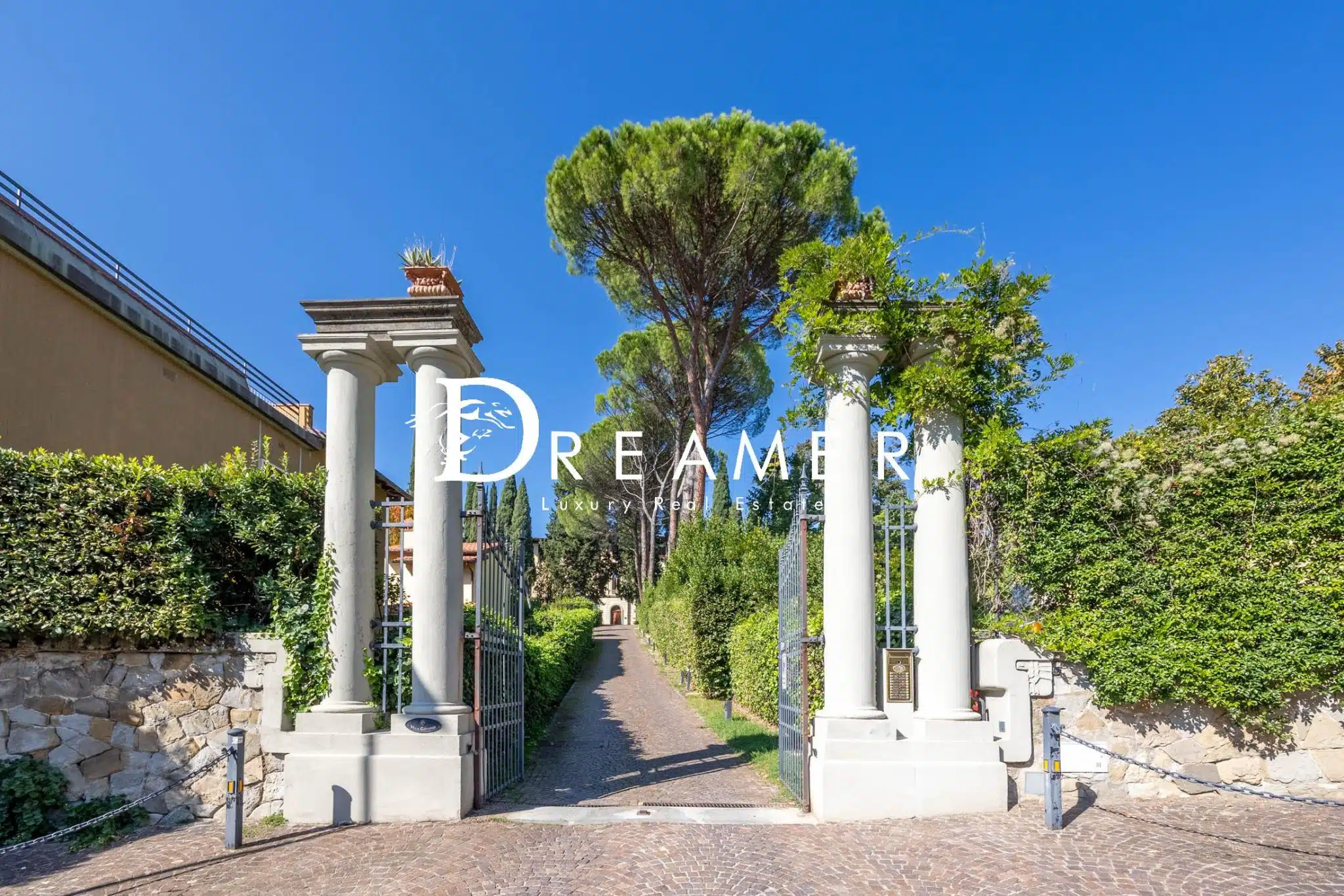 Apartment with Private Garden in Florence-25_389934