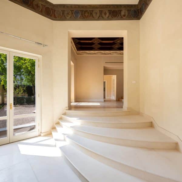 Splendid Palace with Garden in Florence-0_304197