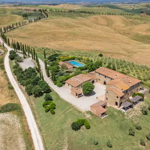 Stunning Villa with Pool Immersed in the Crete Senesi-1_326466