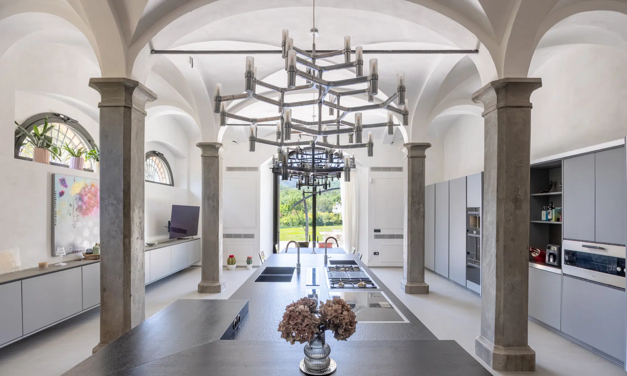 modern villa for sale near florence, pisoia