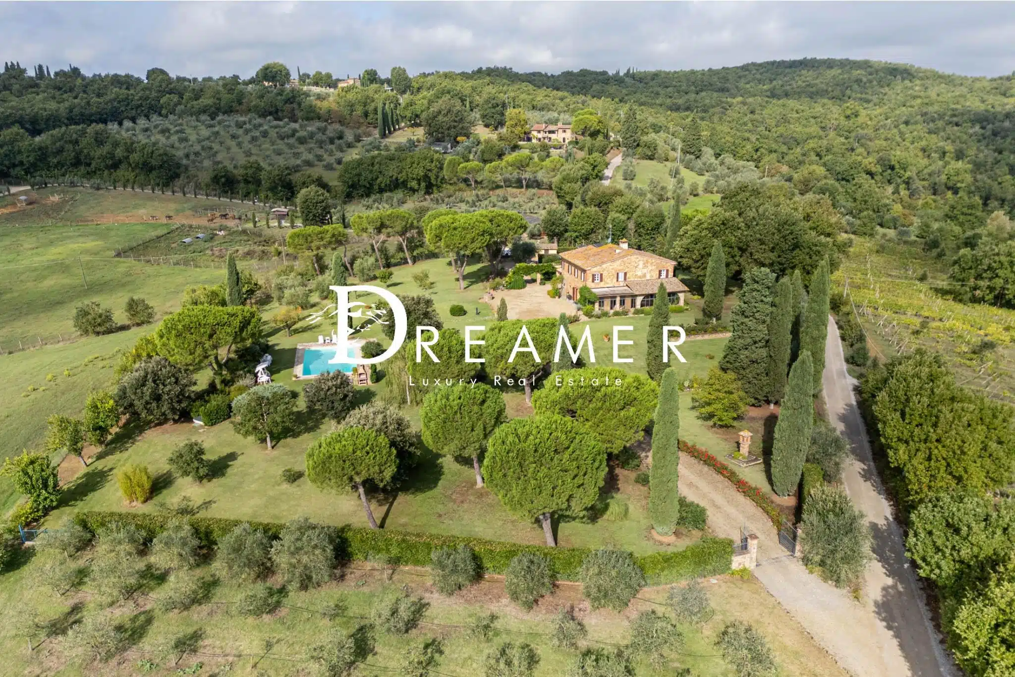 Splendid Farmhouse with Pool in Arezzo-31_384099