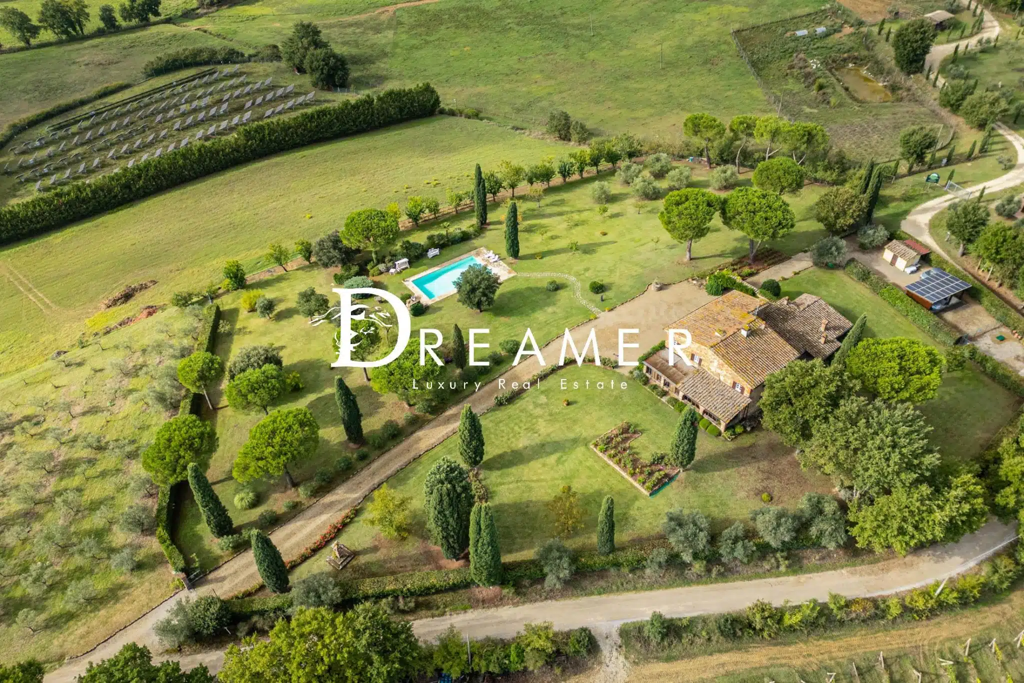 Splendid Farmhouse with Pool in Arezzo-32_384067