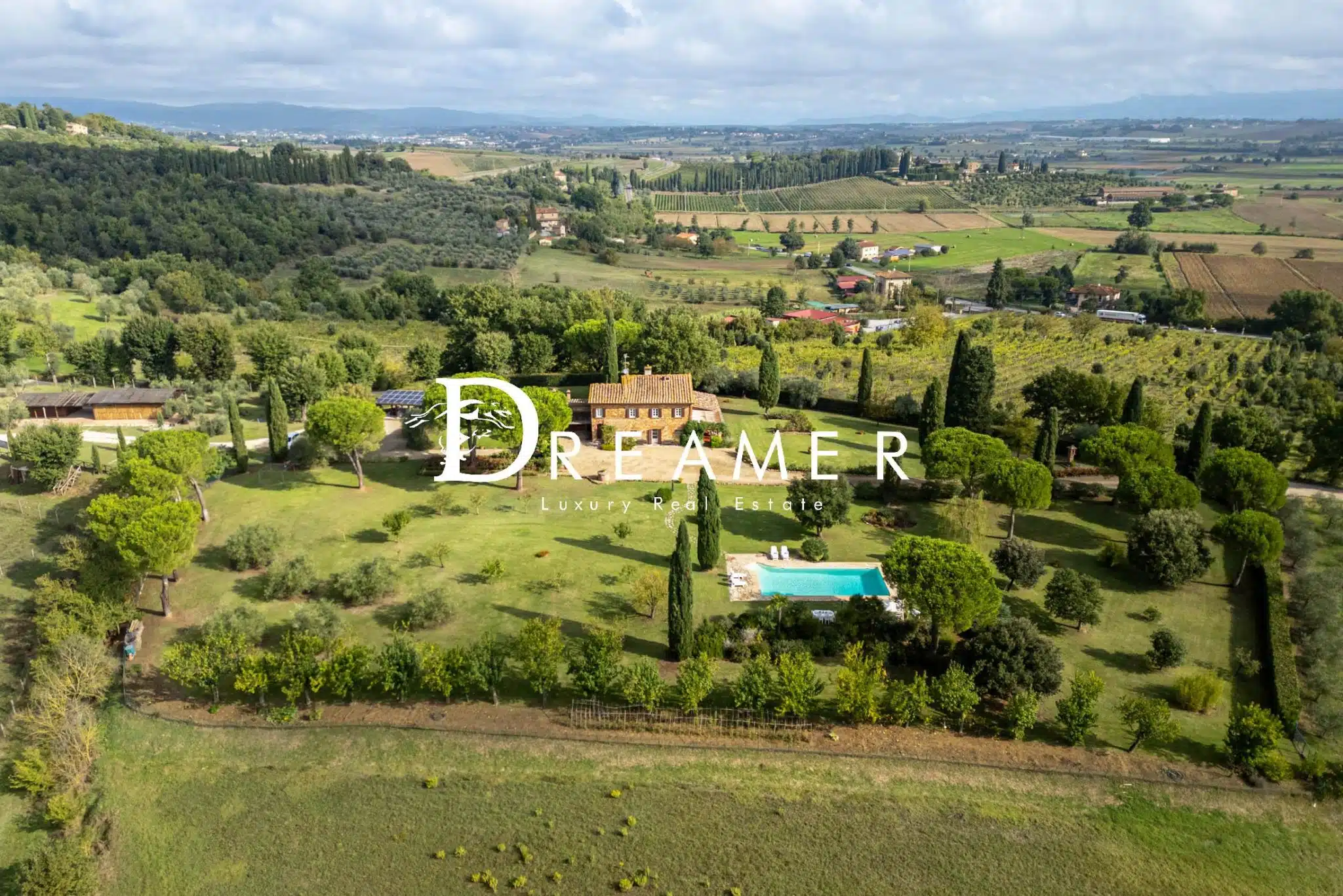 Splendid Farmhouse with Pool in Arezzo-35_384079