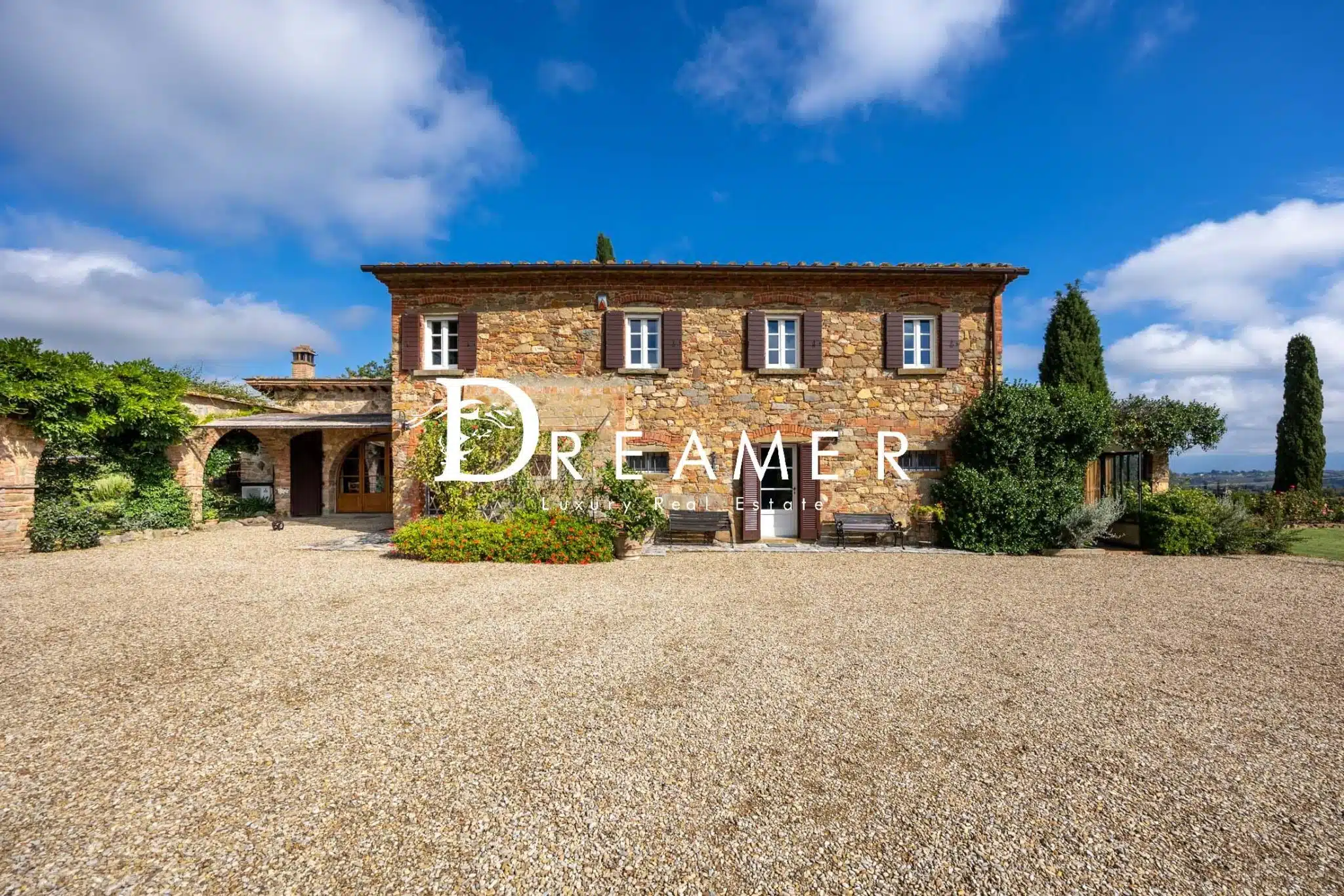 Splendid Farmhouse with Pool in Arezzo-36_384065