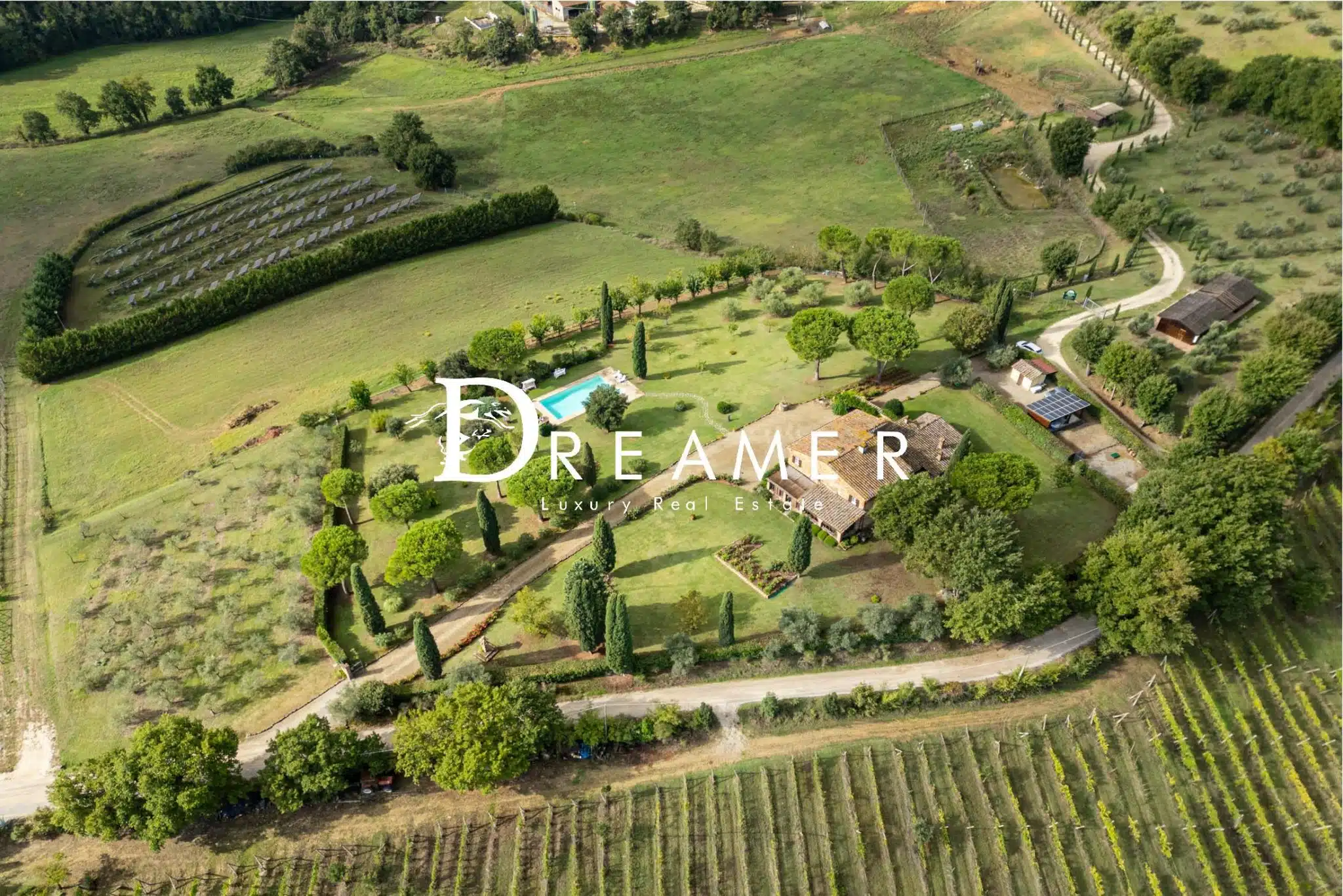 Splendid Farmhouse with Pool in Arezzo-37_384069