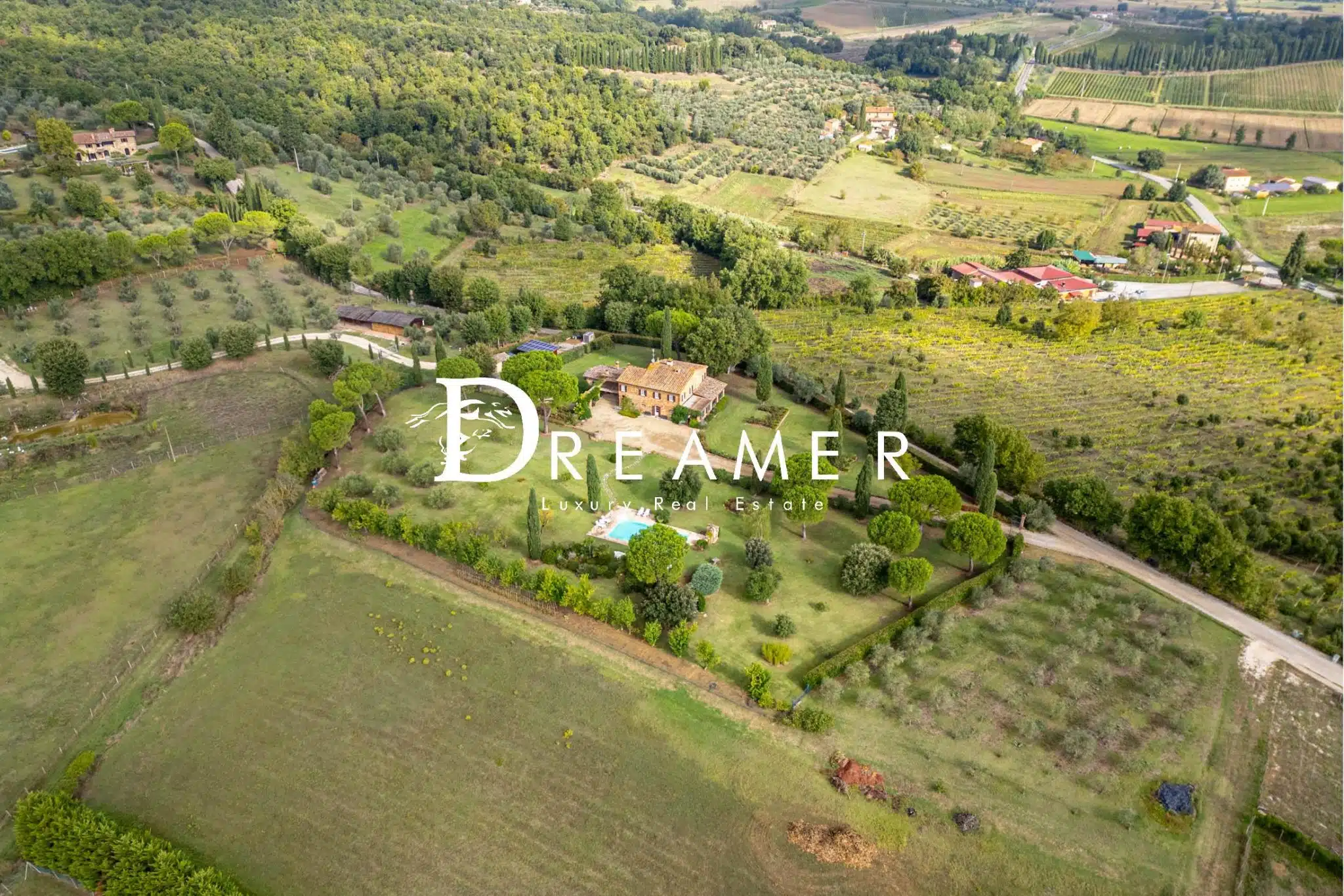 Splendid Farmhouse with Pool in Arezzo-42_384053