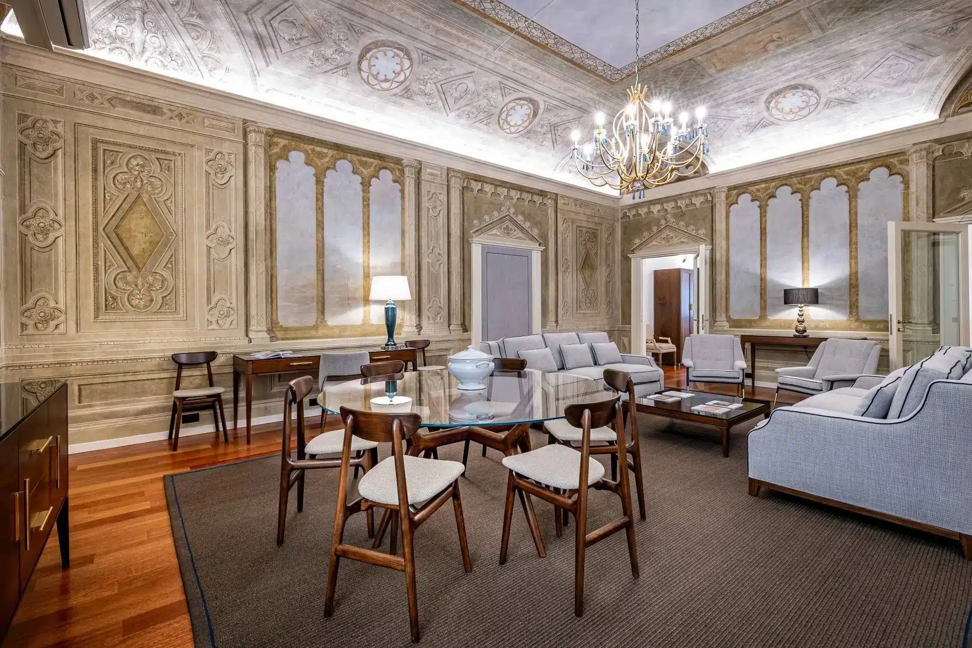 Prestigious Apartment in Historical Building, Central Florence-1_253242