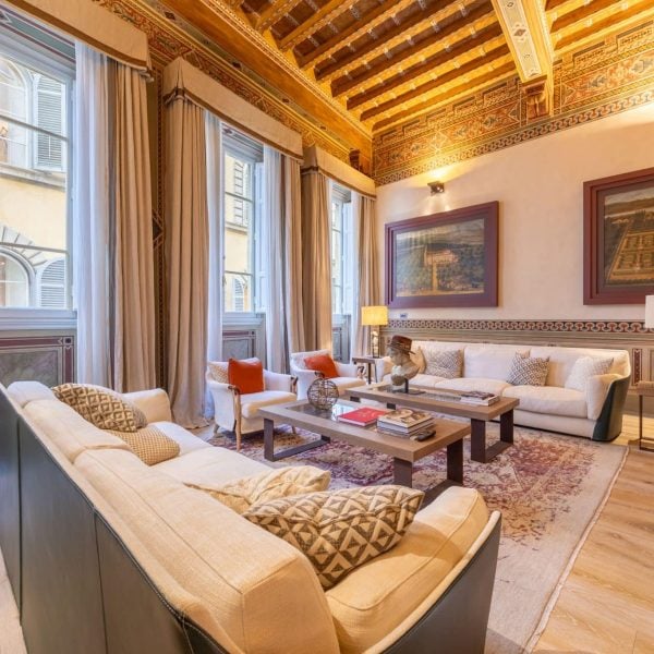 Exclusive Modern Apartment with Frescoes-44_406533