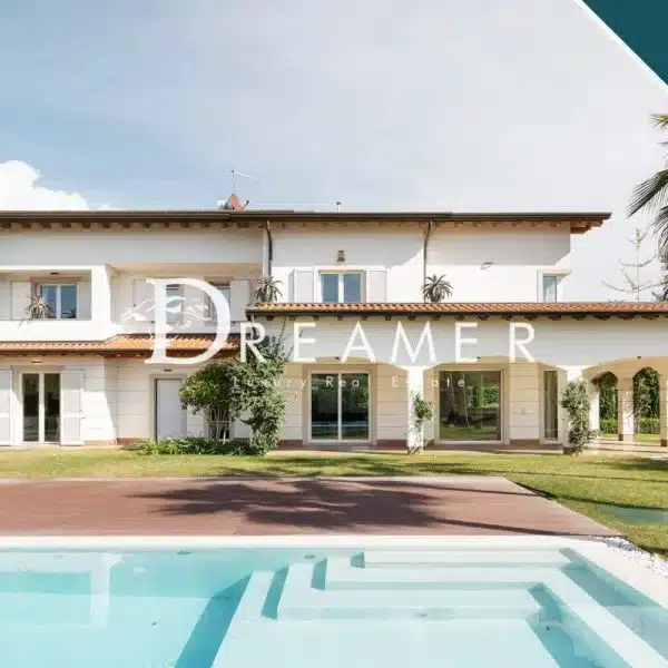 Luxury Villa with Pool in Forte dei Marmi-1_255226