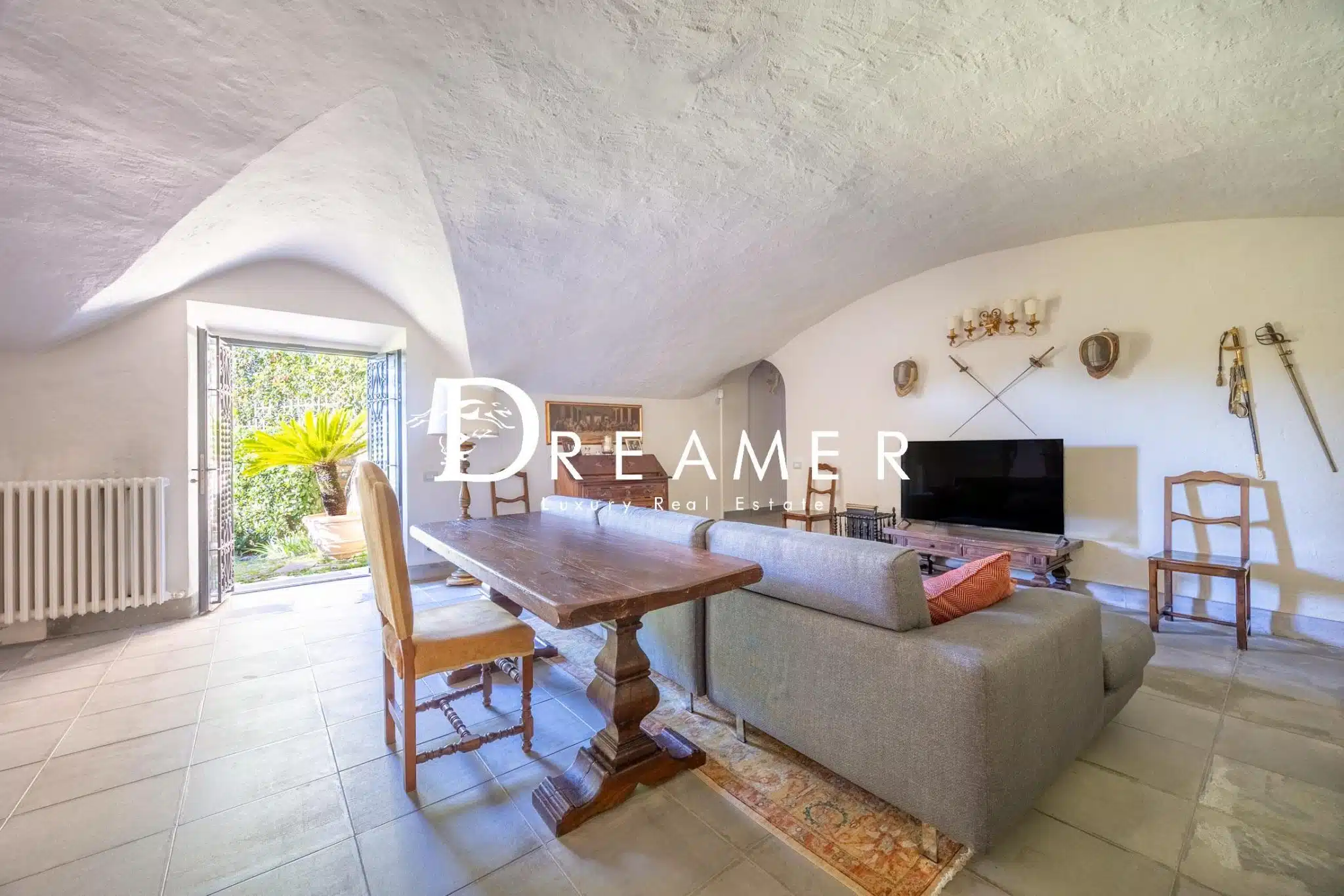 Prestigious Portion of a Villa in Florence-30_401510