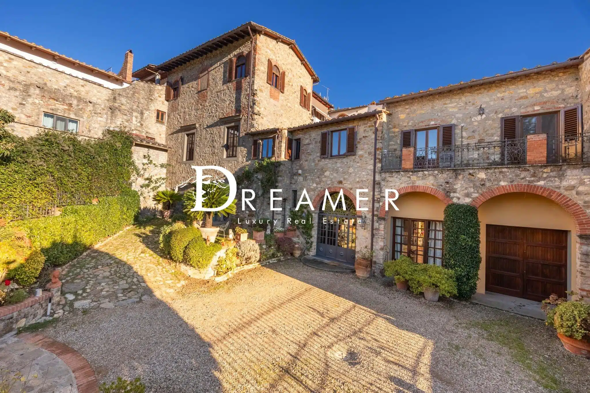 Prestigious Portion of a Villa in Florence-36_401556