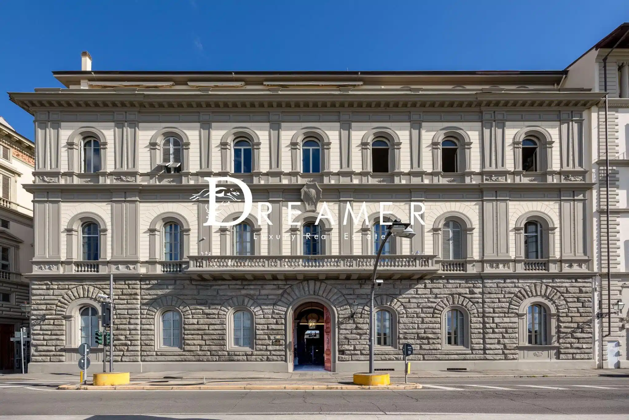 Splendid Apartment with Garage in Florence-0_385858