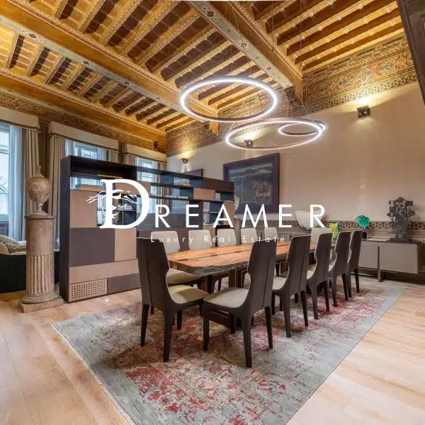 Exclusive Modern Apartment with Frescoes-0_406525