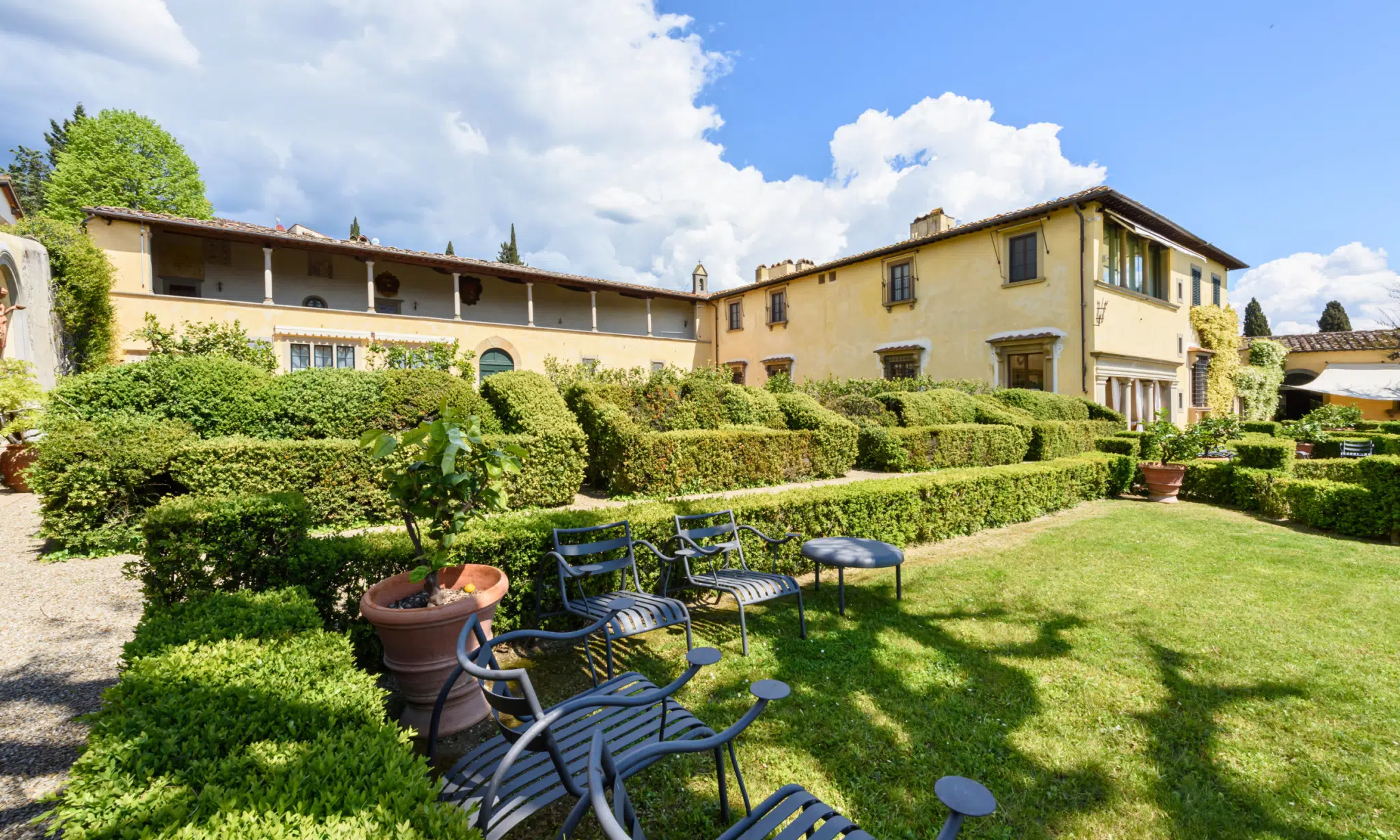 Villa Storica Affrescata con area SPA sulle Colline di Firenze