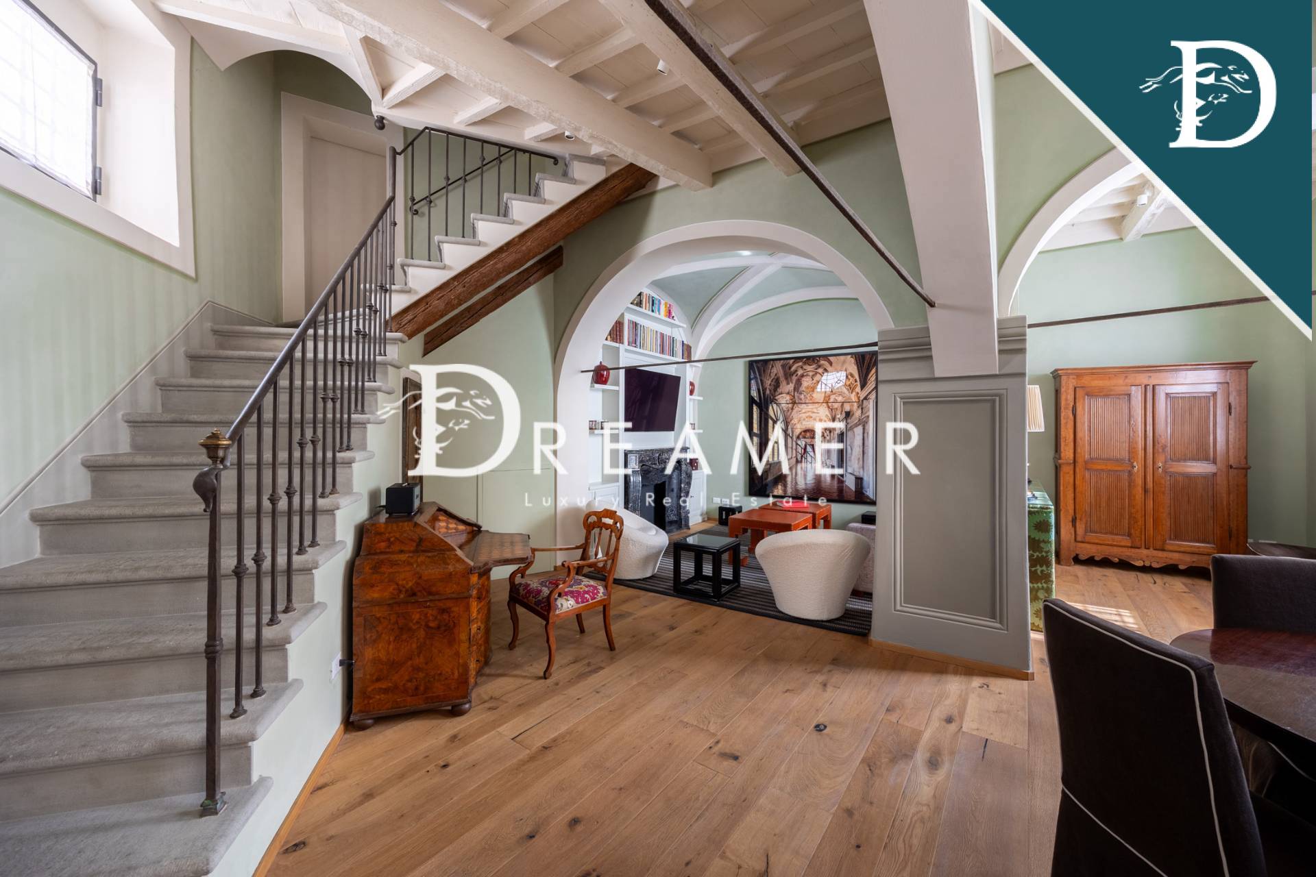 Splendid Renovated Apartment in the Heart of Florence-1_255685