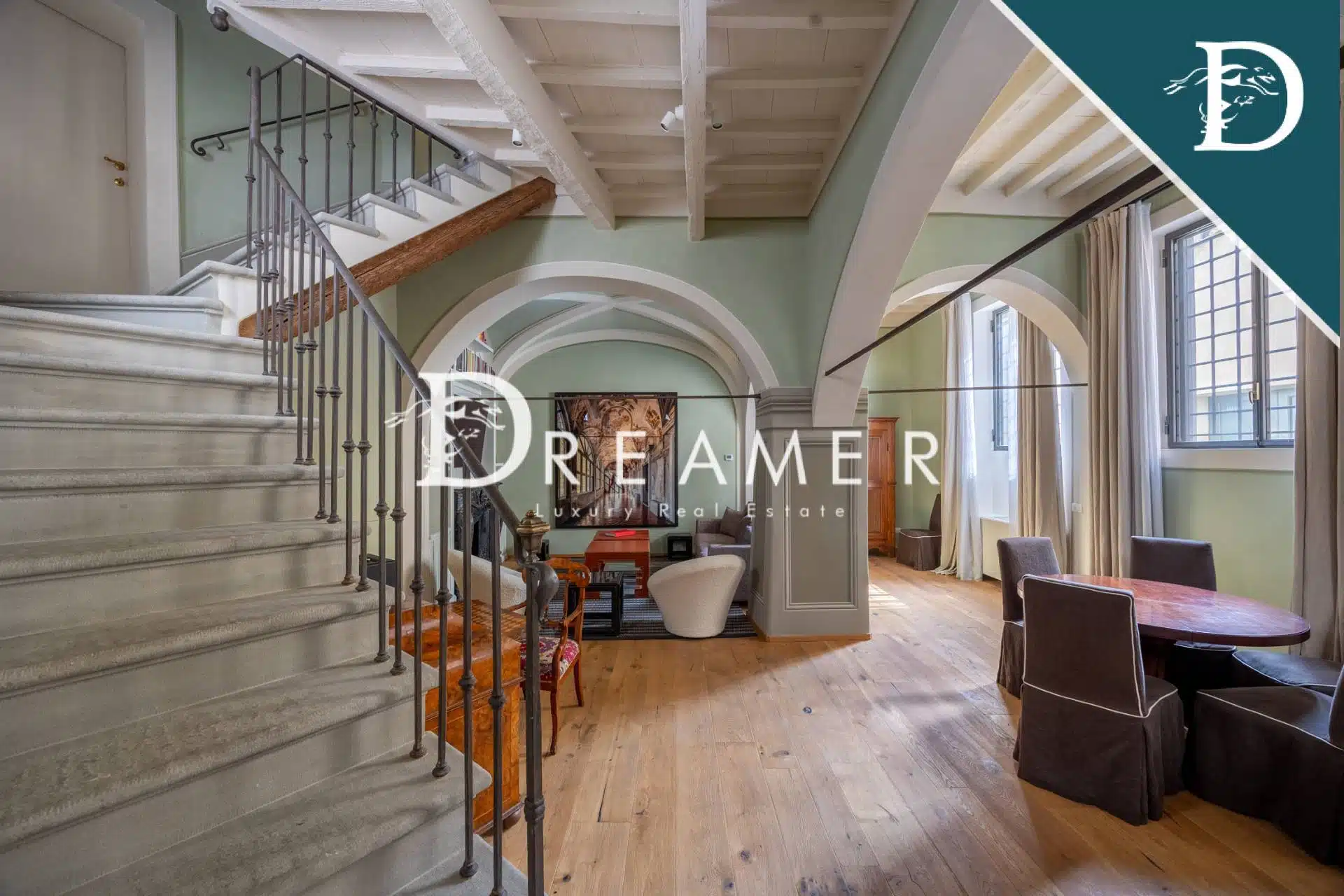 Splendid Renovated Apartment in the Heart of Florence-2_255686