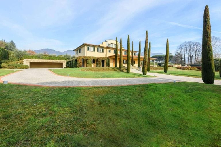 Elegant Villa with Pool on the Hills of Lucca-0_263307