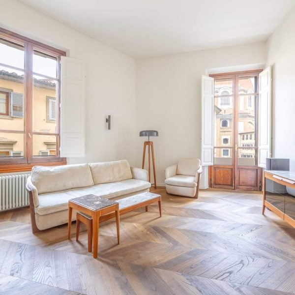 Apartment with Terrace in the Center of Florence-0_417489