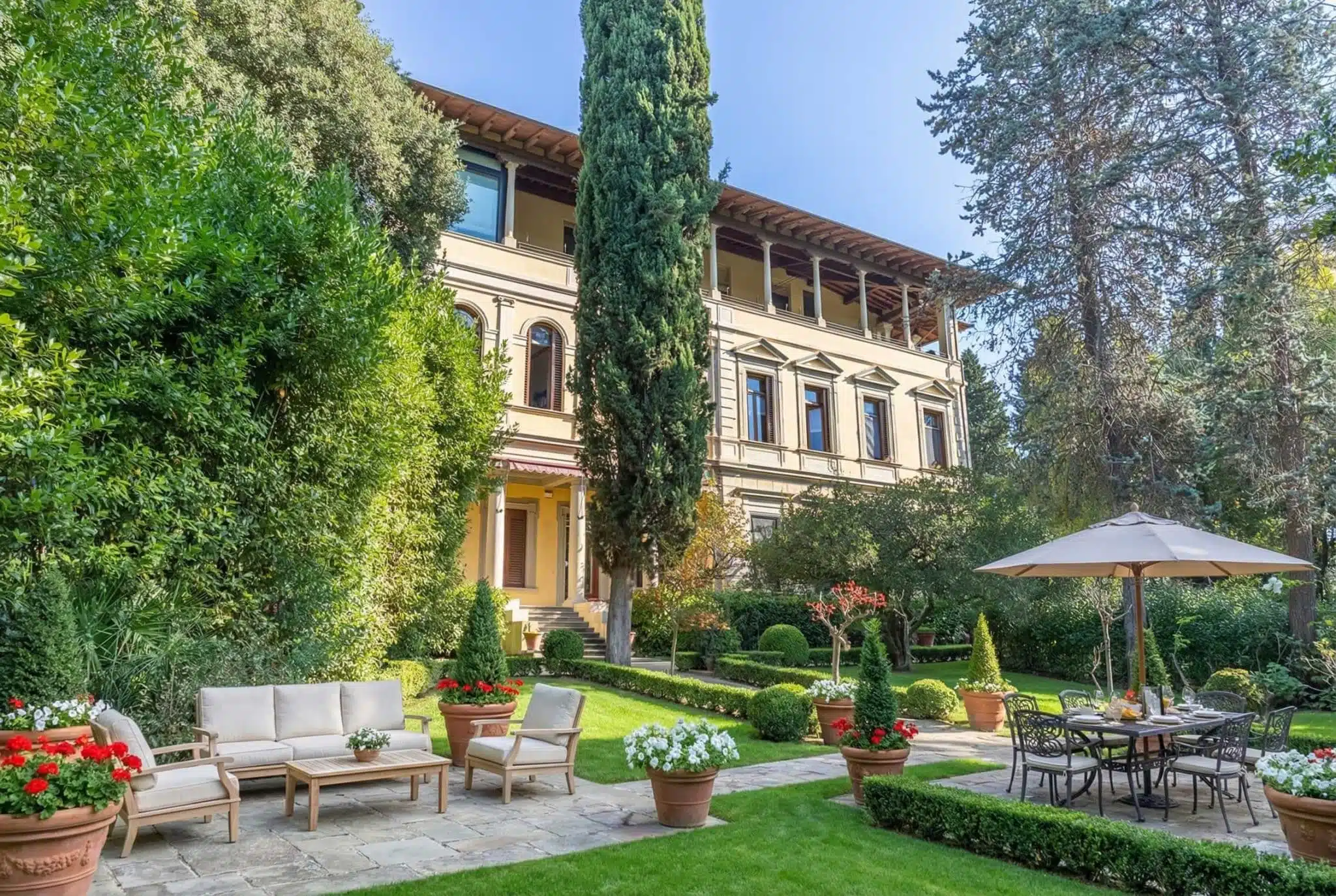 Apartment with Private Garden in Florence-1_413382