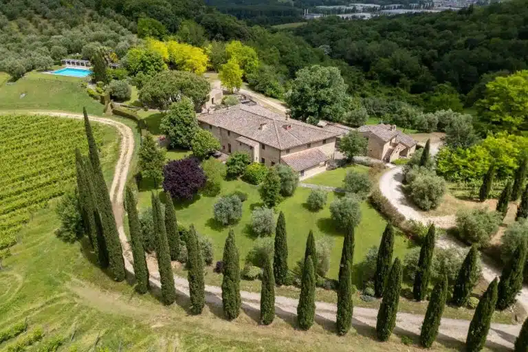 Elegant Countryhouse with Pool in Siena-0_259028