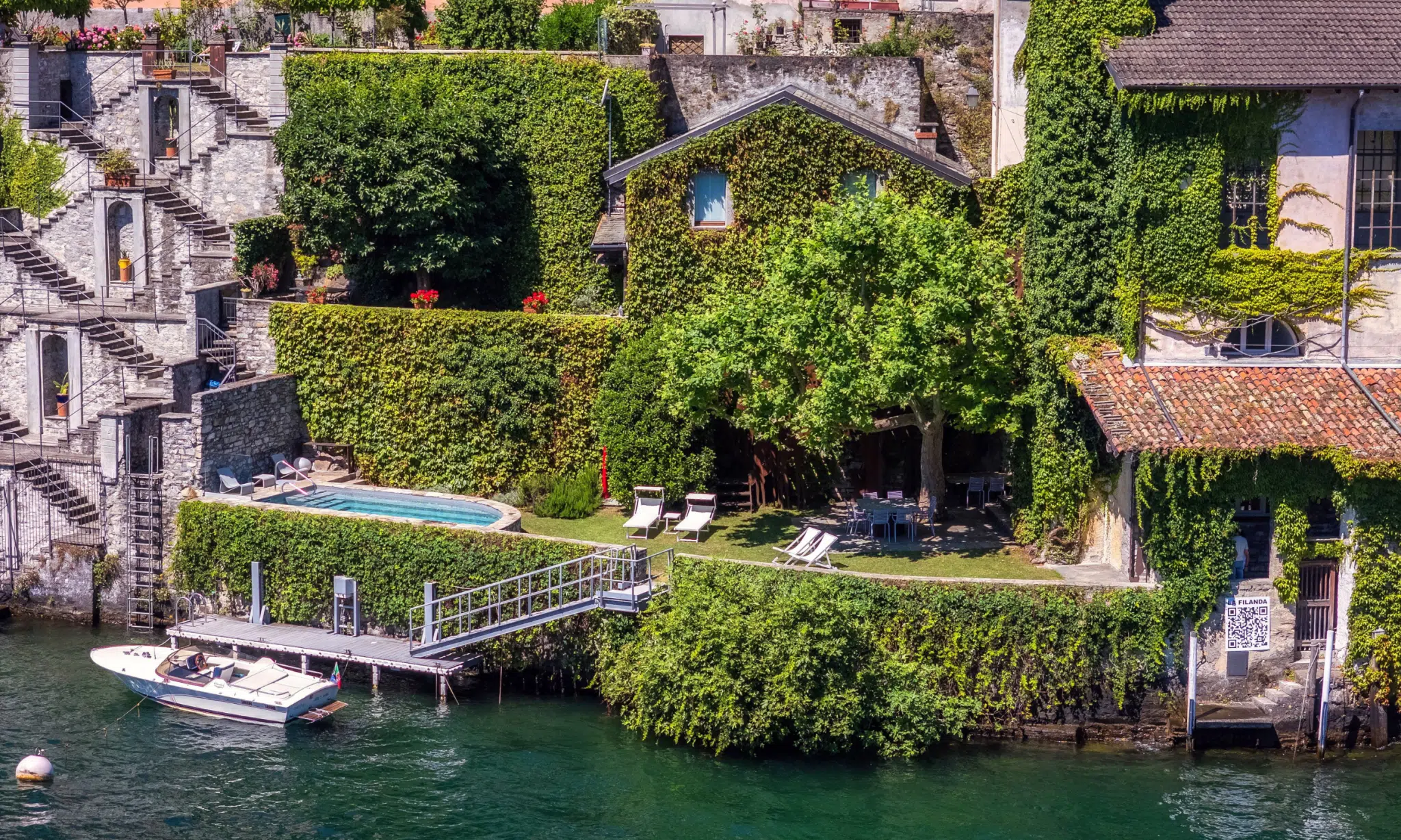 Lakefront villa with Private Dock in Lake Como