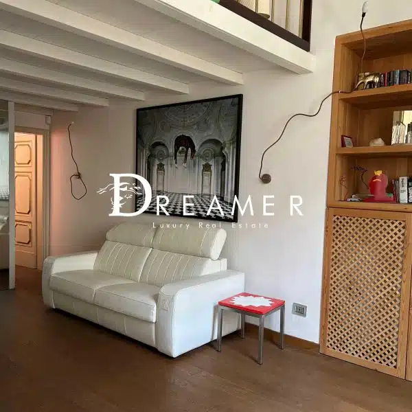 Designer Apartment in the Center of Florence-0_414936