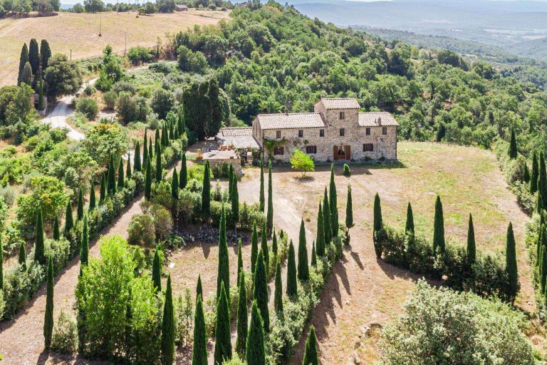 423804-_prod_persistent_da212834-6b7f-469e-9353-c8d198c478ec_Countryhouse-for-sale-Chianti-9937