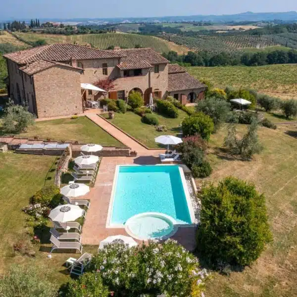 Farm with Vineyard and Pool in San Gimignano, Siena-40_267671