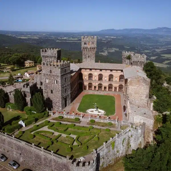 Impressive 18th-Century Castle Near Rome-34_429161