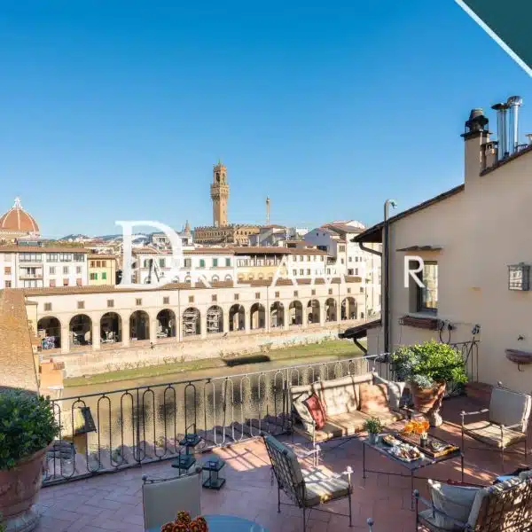 Elegant Penthouse with a Panoramic Terrace on Ponte Vecchio-1_272813