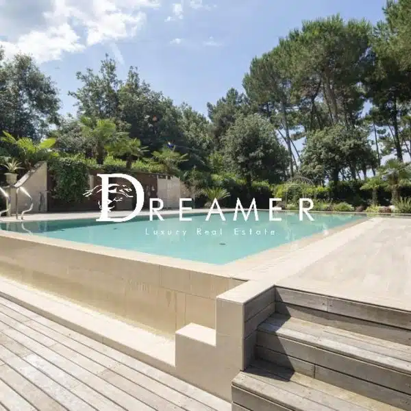 Magnificent Beachfront Villa with Pool in Forte dei Marmi-1_432298