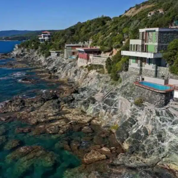 Splendid Luxury Villa Overlooking the Sea in Castiglioncello-0_445859