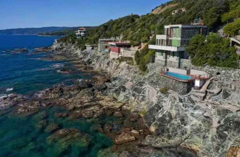 Splendid Luxury Villa Overlooking the Sea in Castiglioncello-0_445859