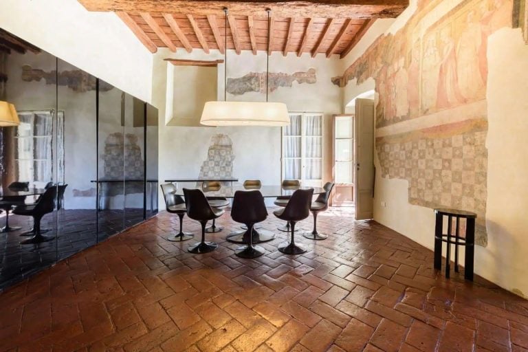 Apartment in Historic Villa with a Private Garden in Florence-39_272451