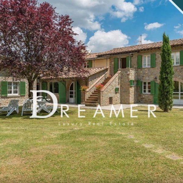 Charming Villa with Pool in Cortona-1_259417