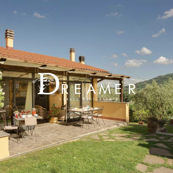 Villa with Pool in the Hills of Florence-1_409255