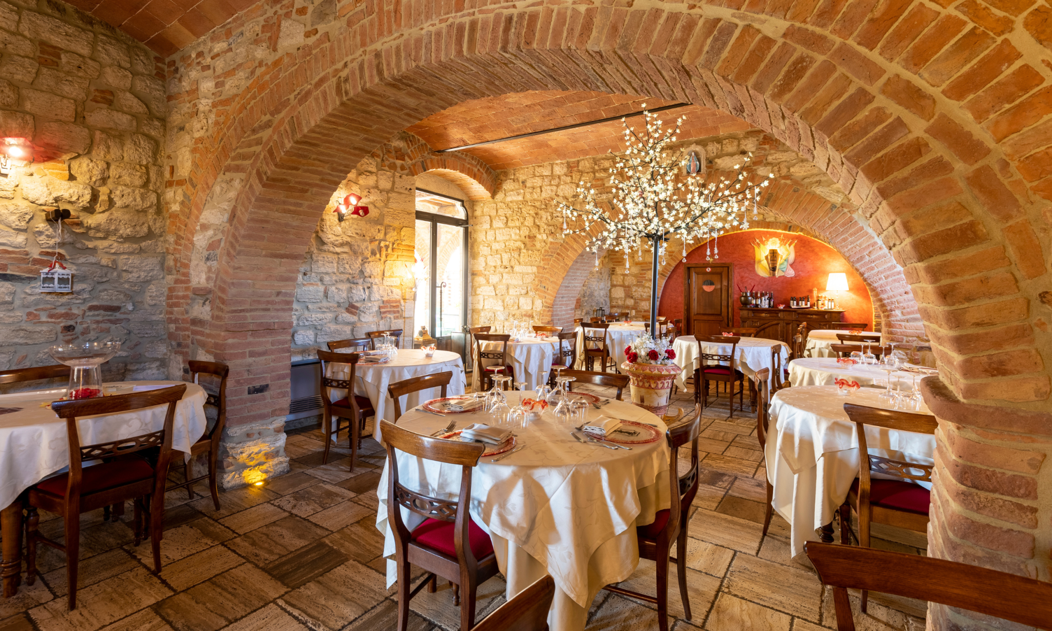 agriturismo farmhouse with private restaurant